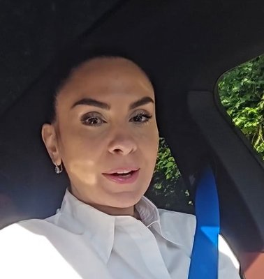 Alexandra Păcuraru candidează la prezidențiale. Vezi de ce parte a baricadei este 