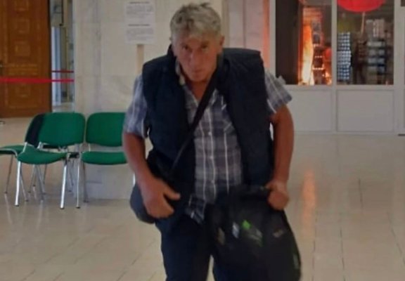 Atacatorul de la Palatul Parlamentului este de negăsit. Poliția cere ajutorul cetățenilor 