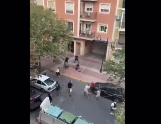  Bătaie cu săbii și bâte pe străzile Spaniei. Protagoniștii: 30 de români. Video
