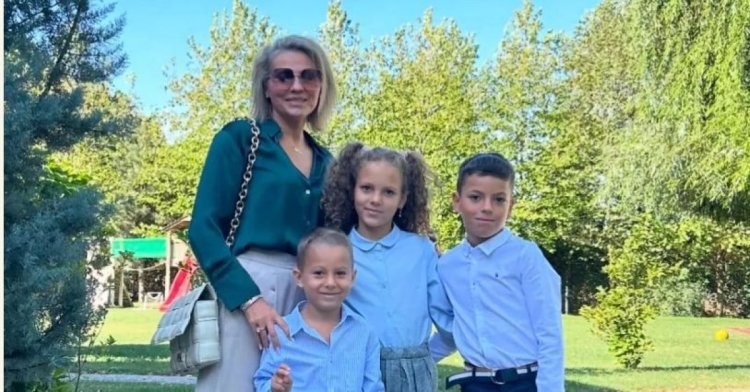 Imagini cu copiii Mirelei Vaida în prima zi de școală