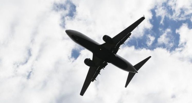 UE ia în considerare amânarea cu 20 de ani a introducerii taxelor asupra carburanţilor poluanţi pentru aviaţie