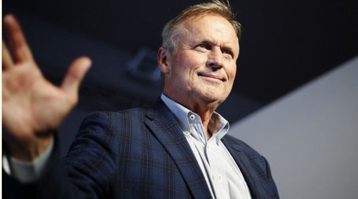 Scriitorul John Grisham ia apărarea unui condamnat la moarte