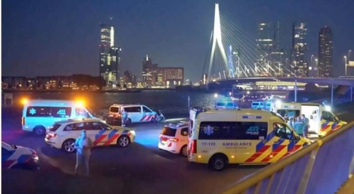 Atac în Rotterdam: un mort și un rănit, după ce un bărbat înarmat cu două cuțite a început să lovească oameni pe stradă