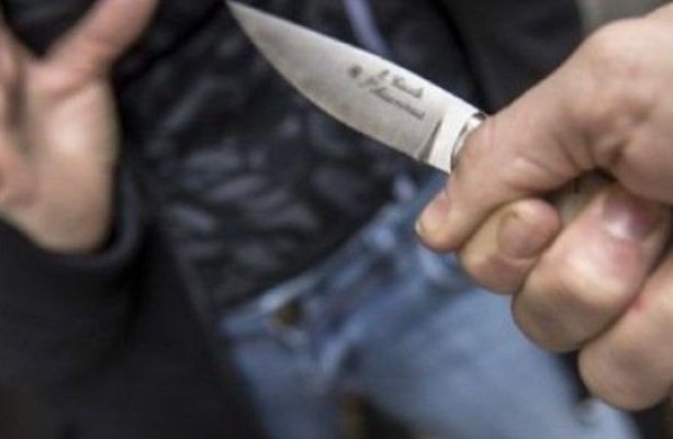 Bărbat înjunghiat, după o ceartă pe un loc de parcare