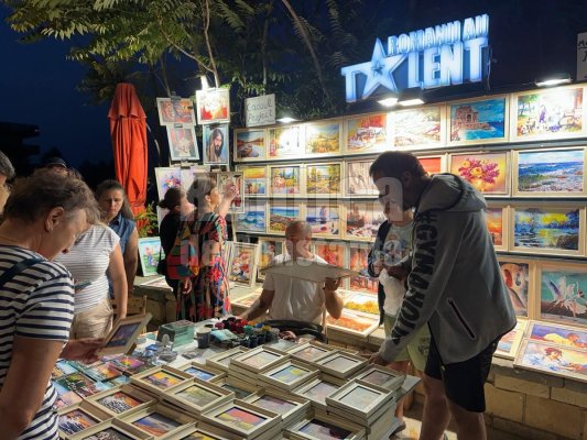 Pictorul care a cucerit „Românii au talent“ își spune povestea prin artă. Video