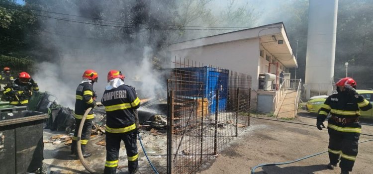 Incendiu provocat de o țigară aruncată la întâmplare, la spitalul din Piatra-Neamţ