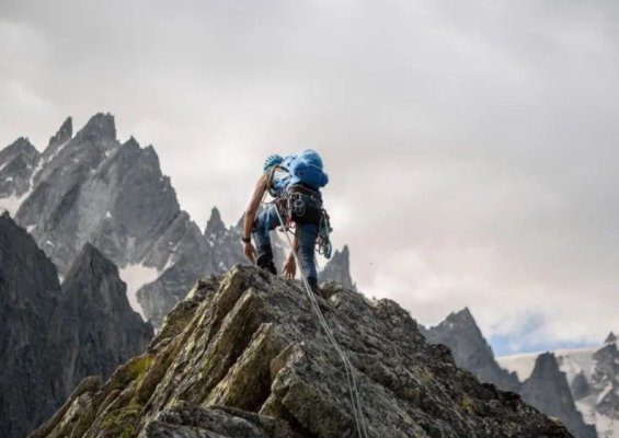 Alpinist român, mort pe Mont Blanc. A căzut aproximativ 200 de metri în gol