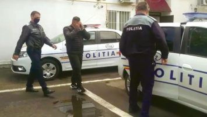 Trei bărbați, urmăriți internațional, au fost aduși înapoi în țară de către polițiști