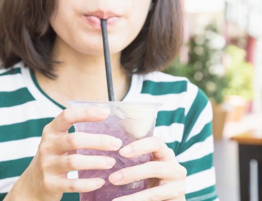 Atenție! Paiele din hârtie sunt mult mai dăunătoare sănătății decât cele din plastic