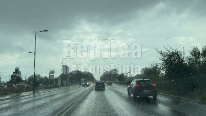 Norii negri au acoperit cerul Constanței. Video