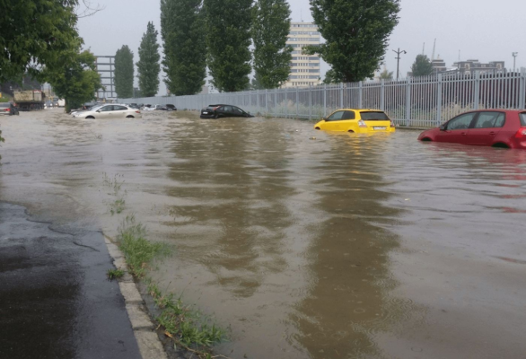A fost emis Cod Portocaliu de viituri puternice în 14 județele. Vezi care sunt zonele vizate 