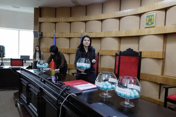 Au fost desemnaţi prin tragere la sorţi judecătorii din BEC pentru alegerile parlamentare