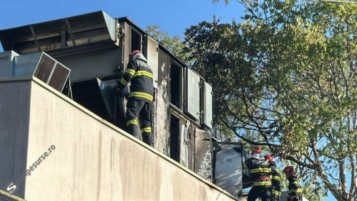 Alertă! Un incendiu a izbucnit la o sală de spectacole în care se aflau aproape 100 de elevi