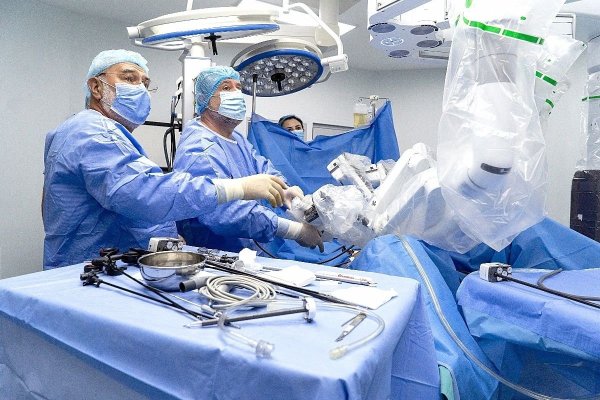 Premieră naţională: Înlocuire valvulară aortică complet endoscopică, la Spitalul Universitar Bucureşti