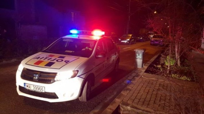 Un bărbat beat, drogat și fără permis și-a lăsat mașina pornită în mijlocul străzii și a plecat