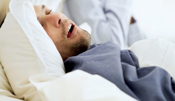 Sforăitul, mai grav decât credeai! Specialiştii dezvăluie toate efectele asupra sănătăţii şi asupra relaţiilor