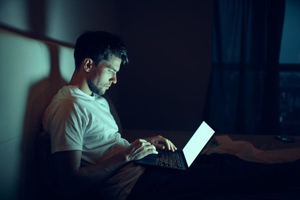 Site-urile pentru adulți din UE vor putea fi accesate exclusiv cu buletinul sau cardul