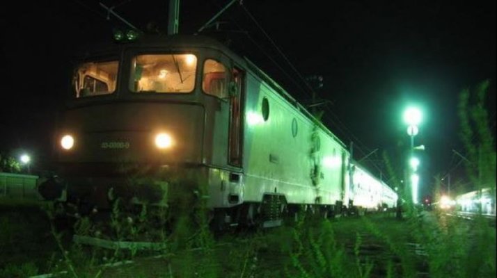 Doi copii s-au electrocutat, după ce s-au jucat în apropierea unui vagon