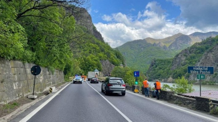 Circulație închisă din nou pe Valea Oltului. Cât vor dura restricțiile