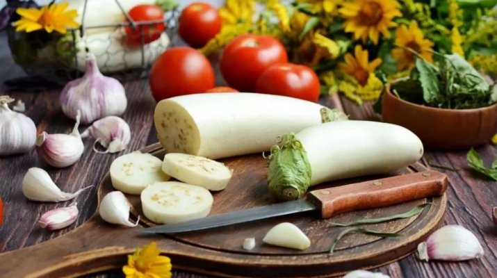 Cât de sănătoase sunt vinetele albe. Multe gospodine se feresc de ele