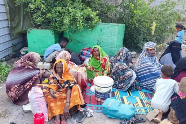 Peste 100 de femei s-au sinucis într-un sat din Sudan, de teamă că vor fi violate