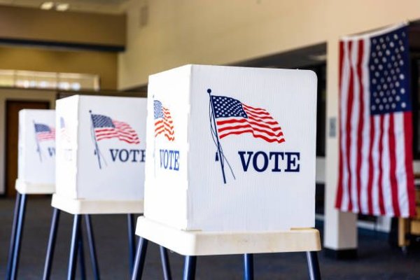Corporaţii europene au investit indirect peste 14 milioane de dolari în campania electorală americană