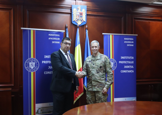 Vizită oficială a comandantului Garnizoanei Americane Marea Neagră, la Prefectura Constanța