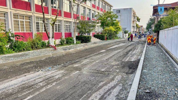  Continuă reabilitarea carosabilului pe strada Cuza Vodă, tronsonul cuprins între străzile Atelierelor  și I. G. Duca