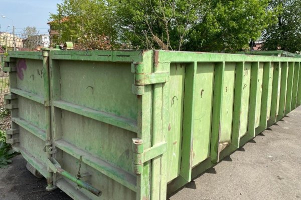 Container special pentru deșeuri voluminoase, amplasat în cartierul Faleză Nord