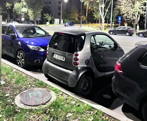 Așa ceva! Cum a putut să parcheze un șofer, pe bulevardul Lăpușneanu! 