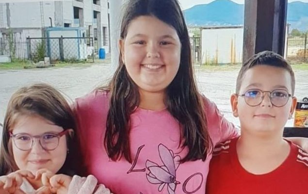Trei copii, daţi în urmărire naţională, după ce au fost pierduţi de bona care îi avea în grijă