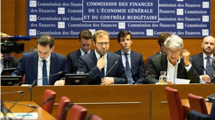 Franța prezintă oficial un buget de austeritate pentru 2025. Care sunt obiectivele