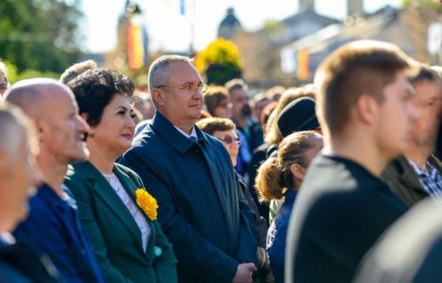 Nicolae Ciucă, la moaștele Sfintei Cuvioase Parascheva