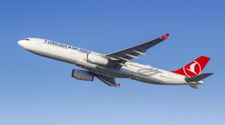 Un pilot al unei companii din Turcia a murit în timpul zborului