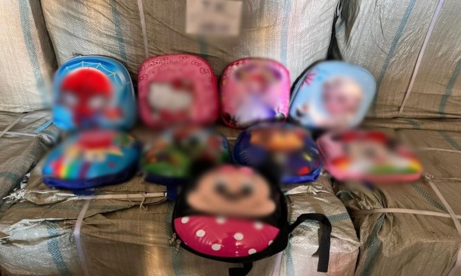Număr impresionant de ghiozdane de copii contrafăcute găsite în Portul Constanța. Veneau din China