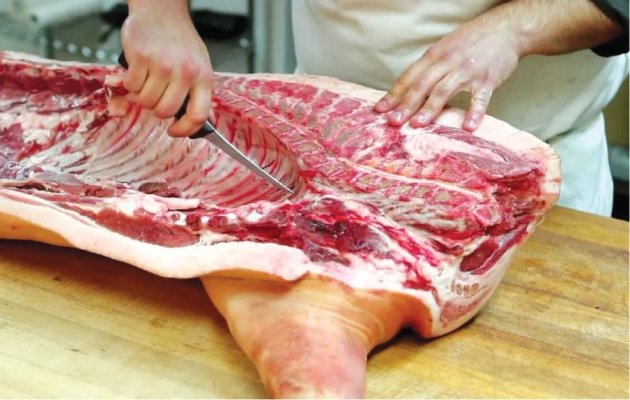 Românii care vând ilegal carne de porc riscă amenzi de 40.000 de lei