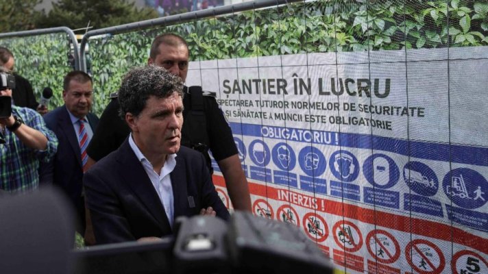 Nicușor Dan intră cu utilajele în Piața Unirii