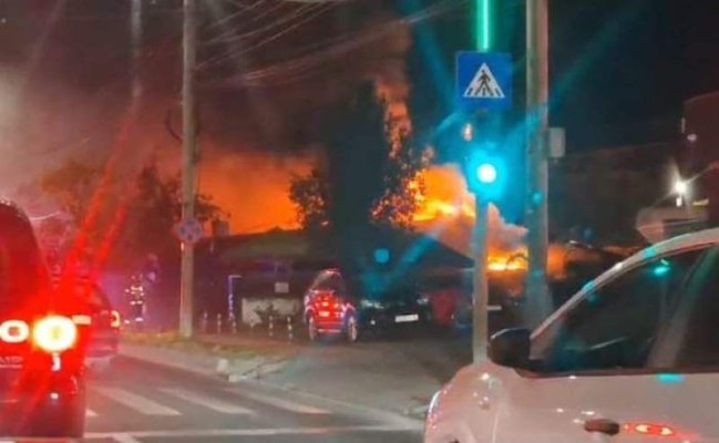 Incendiu violent. Un restaurant din Iași a fost făcut scrum