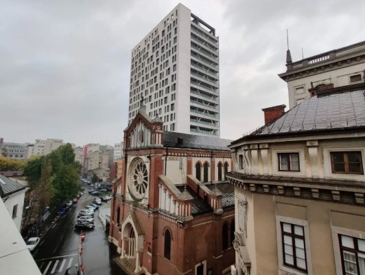 Instanța a respins definitiv cererea de intrare în legalitate a Cathedral Plaza. Cât va costa demolarea clădirii 