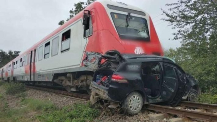 Accident de tren grav: O persoană a murit, una a ajuns la spital cu răni grave 