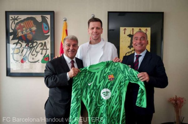 Fotbal: Portarul polonez Wojciech Szczesny a semnat cu FC Barcelona