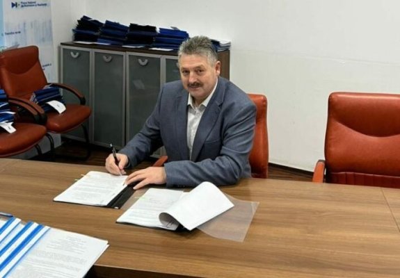 Primarul din Bușteni, reținut pentru 24 de ore, după ce a bătut o femeie