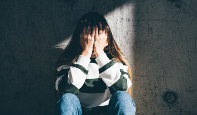 Sinuciderea este a doua cauză de deces în rândul adolescenţilor din UE
