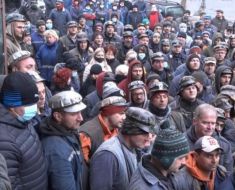 Minerii vin la București și vor protesta, chiar în timpul ședinței de Guvern 