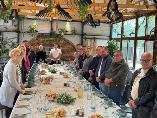 Florin Mitroi, despărțire emoționantă de comunitatea din Valu lui Traian la hramul bisericii Sf. Parascheva