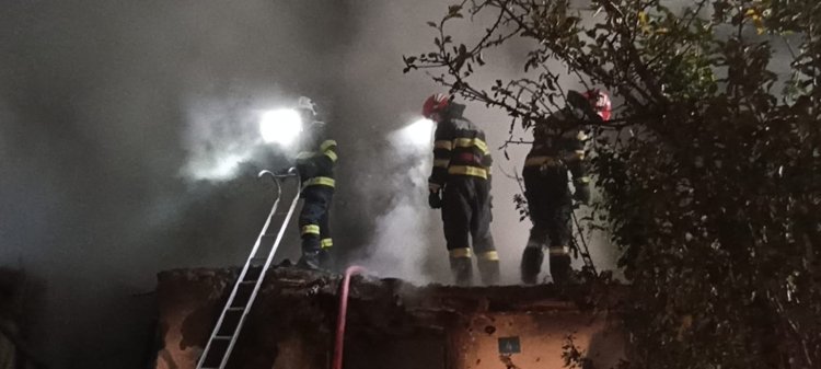 Incendiu la o casă, în Niculițel