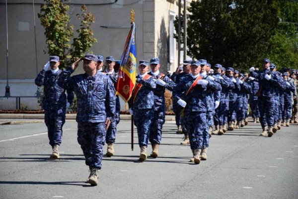 Marinarii militari sărbătoresc Ziua Armatei României