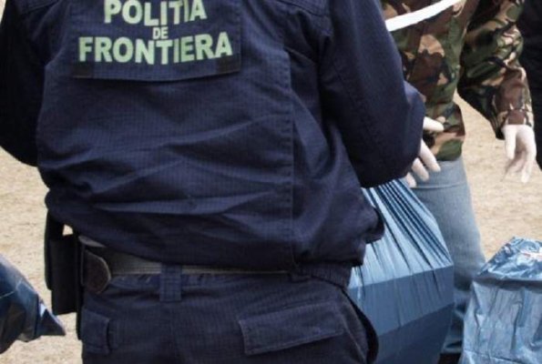 Flagrant! Un polițist de frontieră a fost găsit cu șpagă în chiloți