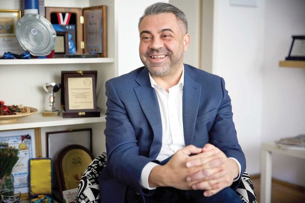 Fostul director general al CS Rapid, Vasiliu Bogdan, reținut de DNA