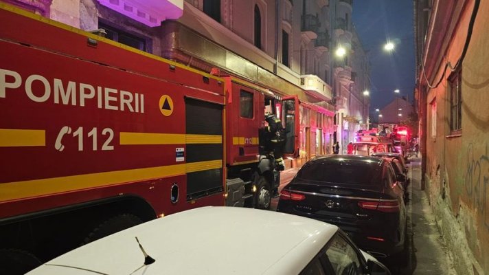 Un bărbat a ajuns la spital, după ce şi-ar fi dat foc, în casa scării unui bloc